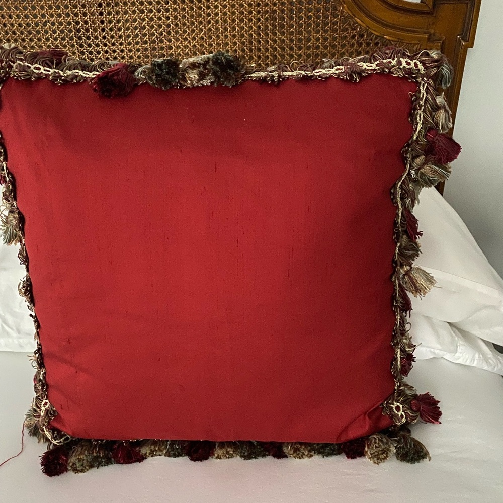 PILLOWS  (2) Accent pillows